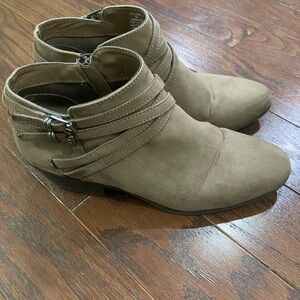 Style And Co. Barely Used Beige Boots Size 7.5